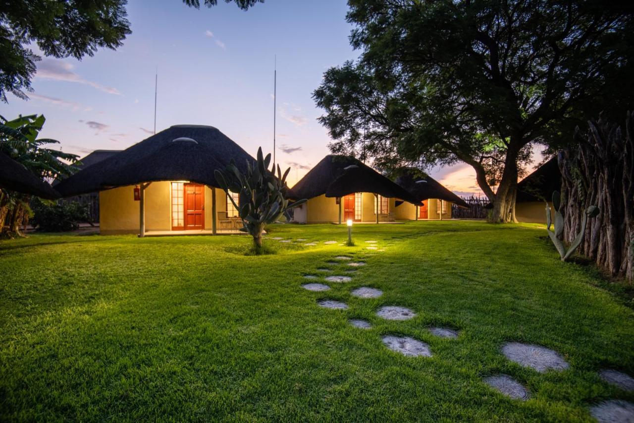 Frans Indongo Lodge Otjiwarongo Exterior foto