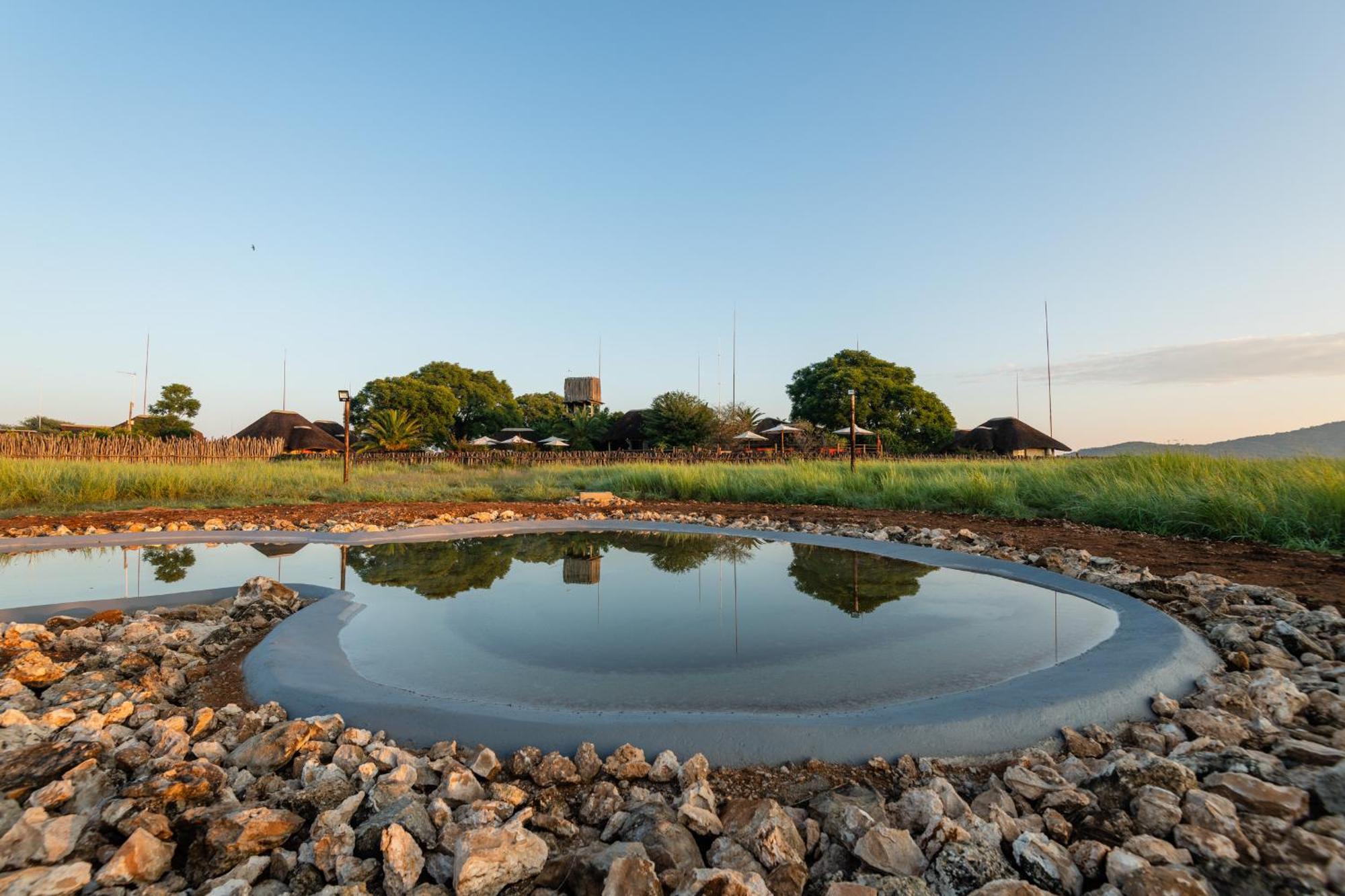 Frans Indongo Lodge Otjiwarongo Exterior foto